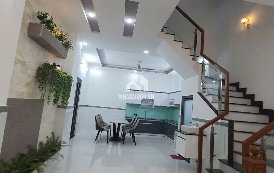 Bán nhà góc 2 mặt tiền đường 11 trường thọ thủ đức TPHCM.Lh 0909428959.